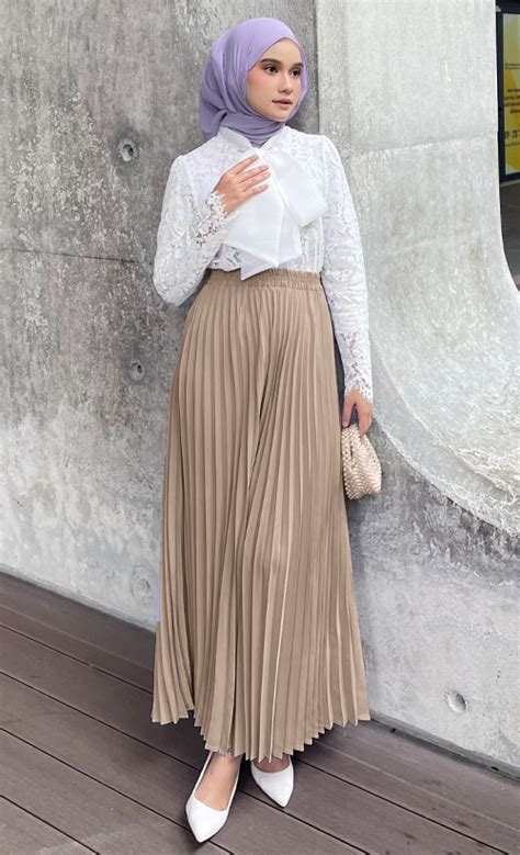 Azura Pleated Skirt In Nude Ainahariz Kuala Lumpur