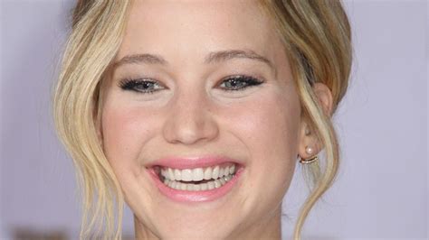 Jennifer Lawrence Without Teeth