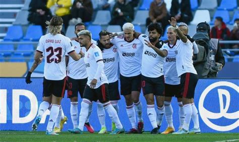 Vidéo lincroyable geste de soutien des joueurs et du stade de