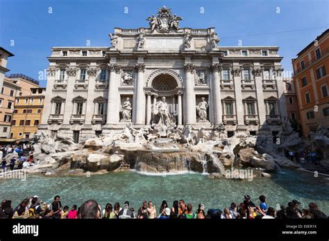 Trevi Brunnen Rom Italien Trevi Fountain Rome Italy Stock Photo