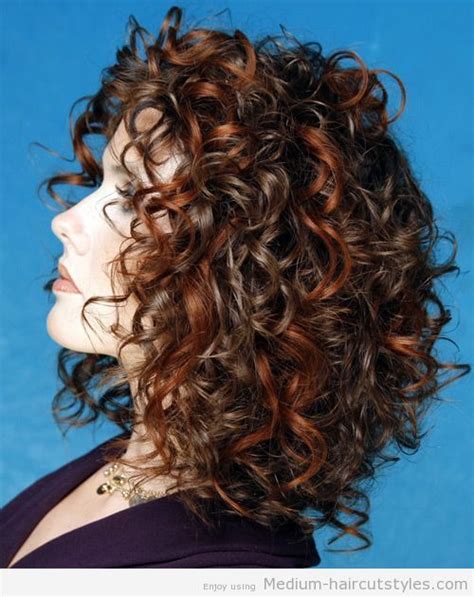 Unbelievable Meduim Length Hairstyles With Curly Hair For Women Over