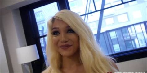 Horny Chick Elizabeth Jolie Felling Hot And Horny Valentina Paradis