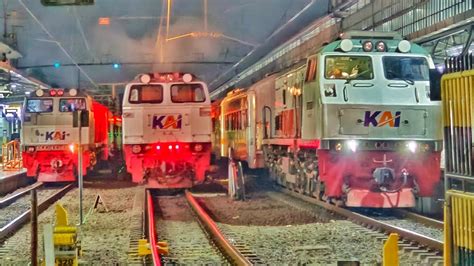 Railroad Crossing Super Sibuk Jakarta Nonton Kereta Api Krl Stasiun