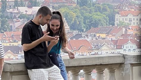 Pozorná čtenářka zachytila Natálii Grossovou a Adama Kajumiho jak