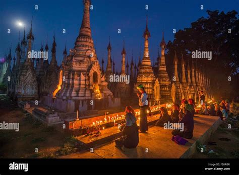 Myanmar Birmania El Estado De Shan Pao De Tribu Kakku Peregrinos