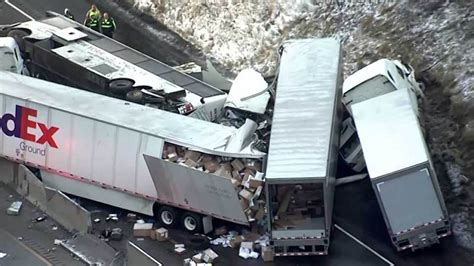 5 Dead 60 Hospitalized In Pennsylvania Turnpike Crash