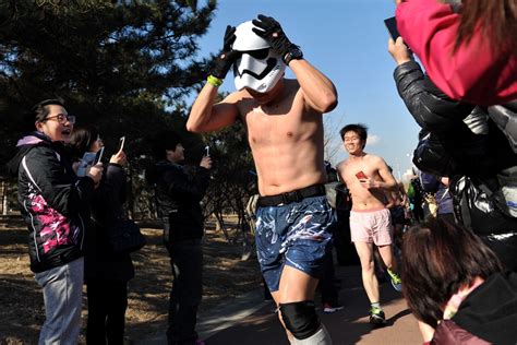 Runners Take Part In Beijing Naked Run Chinadaily Cn