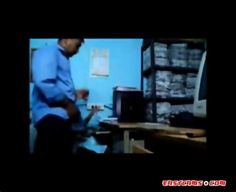 INDIAN CAUGHT SEX Don T Miss