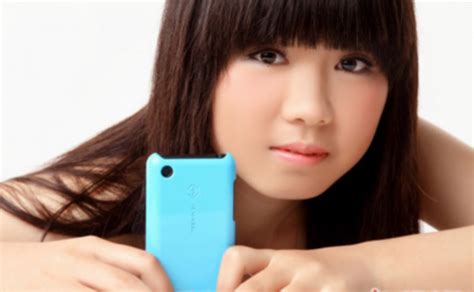 Điện thoại và Facebook quan trọng hơn cả sex