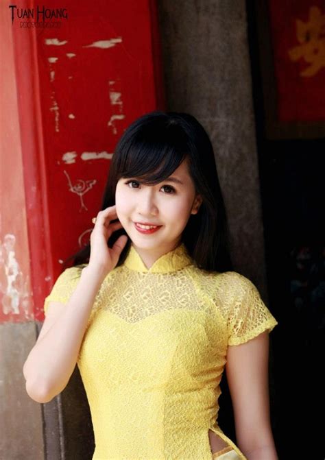 Hot girl Cầu Trường Rực Lửa chào Xuân phương Nam