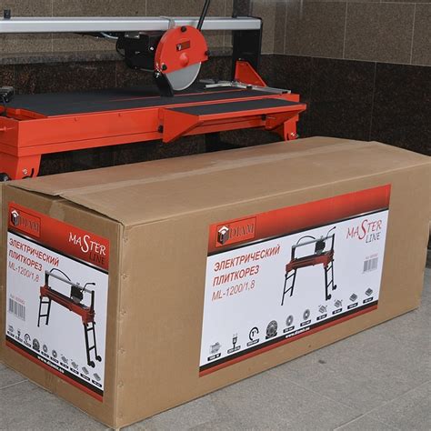 Купить электрический плиткорез DIAM ML-1200/1.8 с водяным охлаждением.