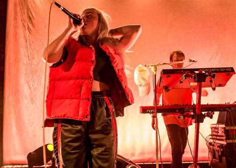 billie eilish   billie eilish performing  flickr