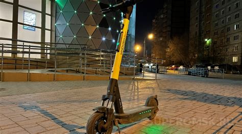 ДТП с электросамокатом на Бульваре Зеленом в Омске — СуперОмск