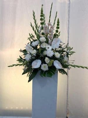 Pedestal Arrangement Buy Online Or Call 0161 861 0524