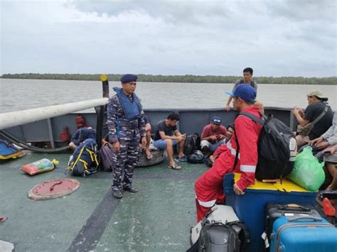 Alami Bocor Lambung Kapal Di Perairan Muara Sungsang 36 ABK Ark Shiloh