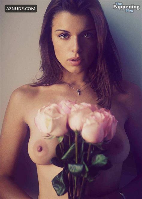 Julia Fox Strips Down Nude To Photoshoot Aznude