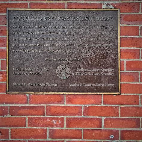 Read the Plaque - Rockland Breakwater Lighthouse