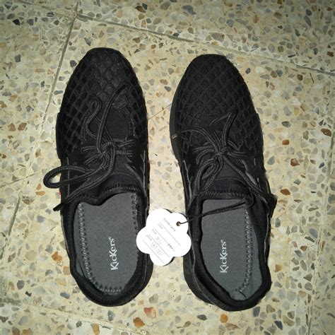 Sepatu Sekolah Wanita Warna Hitam