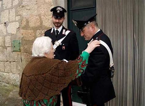 Caulonia Lotta Alle Truffe I Carabiniere Incontrano Gli Anziani Del