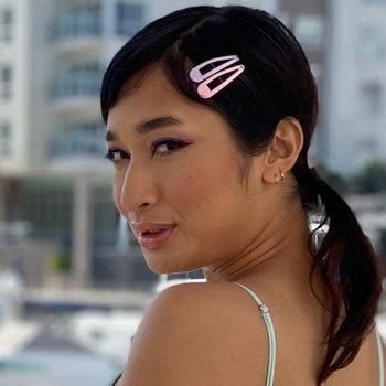 Avery Black Babe Page Watch This Pornstar On FreeOnes