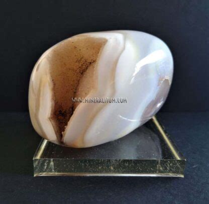 Mother Of Pearl Agate Mineralitum Exclusive Minerals Online