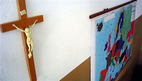 Professore Di Religione Fa Lezione Sulle Unioni Civili Le Unioni Gay Sono Sbagliate I Gay