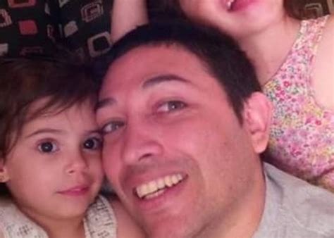 Matrimonio gay adoptó a menor con VIH que fue rechazada por familias