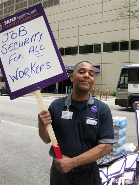 Northwestern Memorial Hospital workers ramp up contract campaign - SEIU
