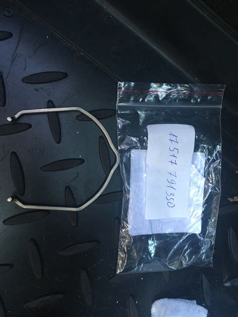 Пружинная скоба патрубка интеркулера. — BMW X5 (E53), 3 л, 2006 года ...