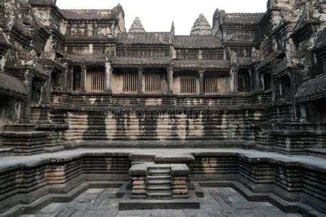 angkor wat stock photo image  thom prasat