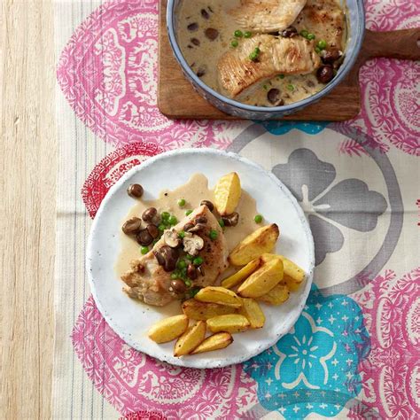 Putenschnitzel Topf Mit Erbsen Und Champignons Rezept Essen Und Trinken