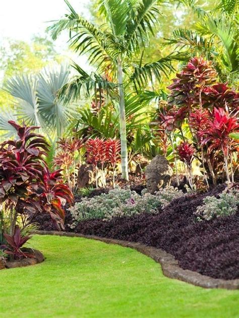 Beautiful Tropical Front Yard Landscape Ideas For Your Home