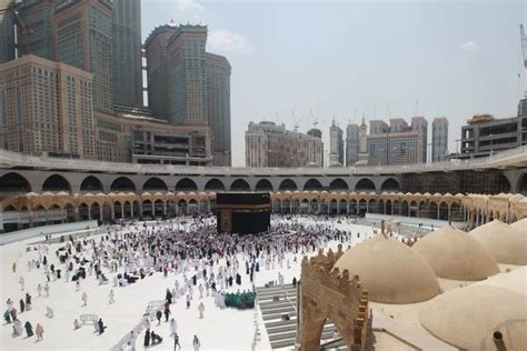 Baru 8 Hari Dibuka Pemberangkatan Jamaah Umrah Kembali Ditutup