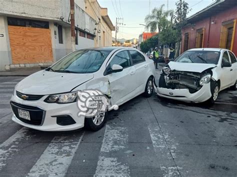 Choque entre dos vehículos deja dos personas lesionadas en Córdoba