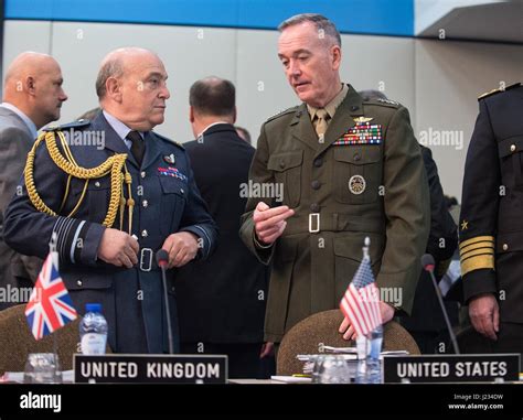 Us Joint Chiefs Of Staff Chairman Joseph Dunford Right Speaks With