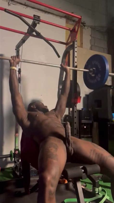 Sexy Str8 Muscular Gym Bro Showing Off Dick And Ass ThisVid