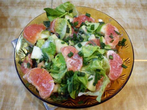 sarguna's fantabulous kitchen: Grapefruit Salad In Honey Yogurt Dressing