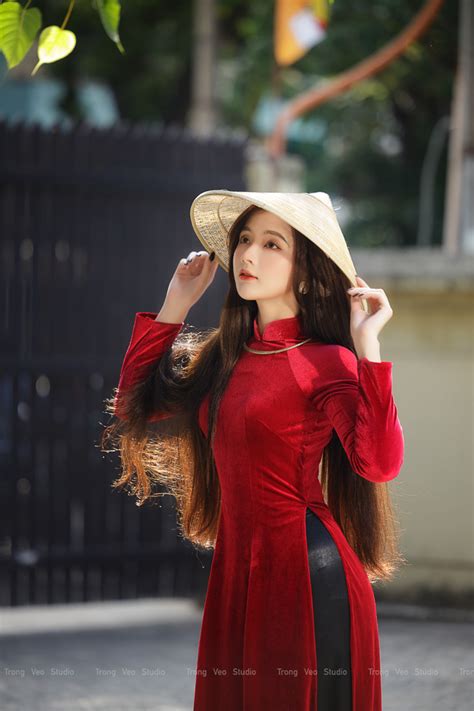 Hot girl ảnh thẻ diện áo dài đỏ du xuân đẹp ngất ngây Trung Tâm Văn Hóa Nghệ Thuật