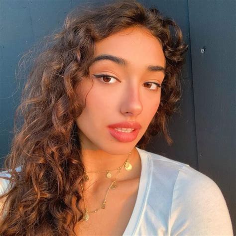 Hot Kathleen Hixson Bikini Pics