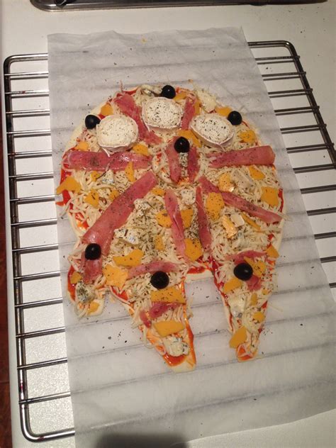 Star Wars Dinner The Pizza Falcon Star Wars Party Food Star Wars