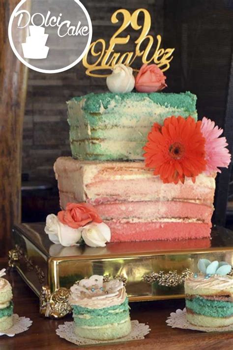 Torta Estilo Naked Turquesa Y Rosa Con Flores Naturales
