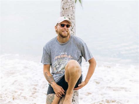 social media competitor analysis        vamp