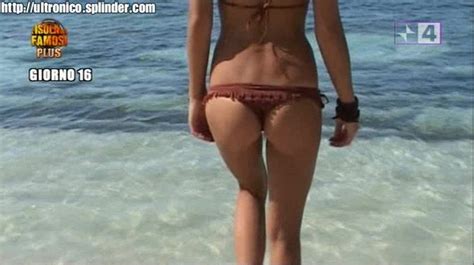 Naked Nina Senicar In L Isola Dei Famosi