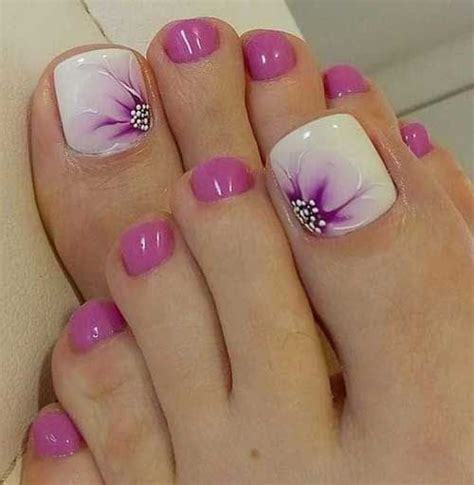 50 + cute toenails art for the summer - Page 36 of 50 - LoveIn Home