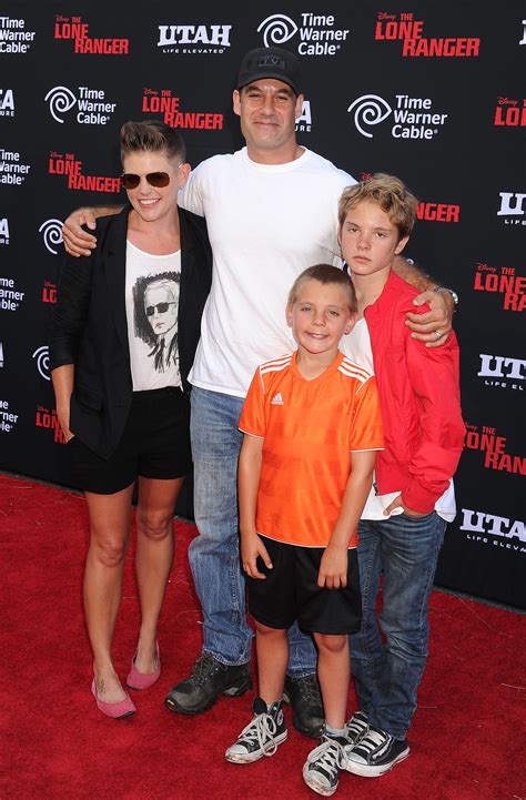 Natalie Maines and Adrian Pasdar | Get to Know Your Favorite Country