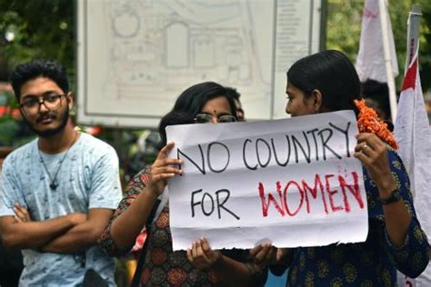 India Manipur Violenze E Scontri Dopo Il Video Delle Donne Costrette A Sfilare Nude TG LA