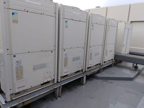 京都でビル用マルチエアコン更新の現地調査！見積頑張りま～す！ 業務用エアコンの入替取付工事はエアコンセンター京都・滋賀のデヴァシオンへ