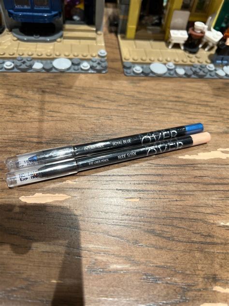 Makeover Eyeliner Pencil Warna Nude Sleek And Royal Blue Kesehatan Kecantikan Rias Wajah Di