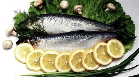 Как солить селедку в домашних условиях вкусно и просто — 10 вкусных ...
