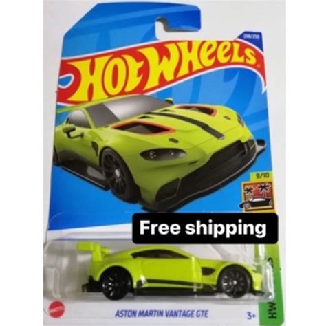 Hot Wheels Aston Martin Vantage Gte Shopee Malaysia